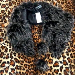 Faux Fur collar with Pom Pom ties
